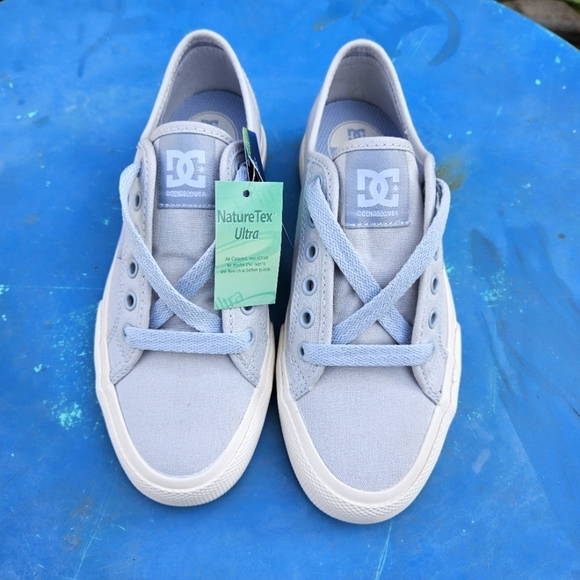 DC Women's Canvas Shoes Size 5 - Picture 7 of 16